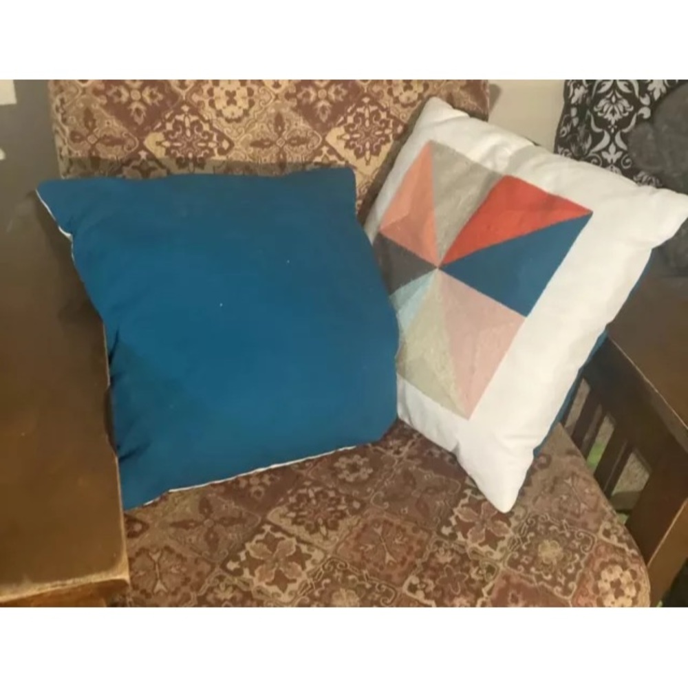 Geometric style throw pillows set of 2.